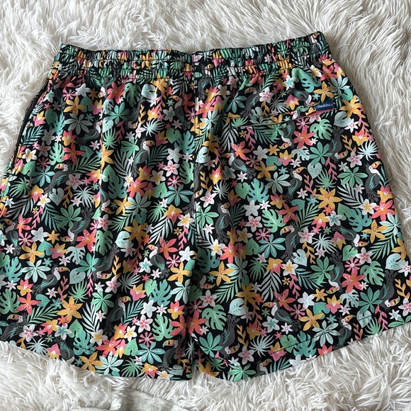 Floral Print Swim trunks. Men - Picture 2 of 3